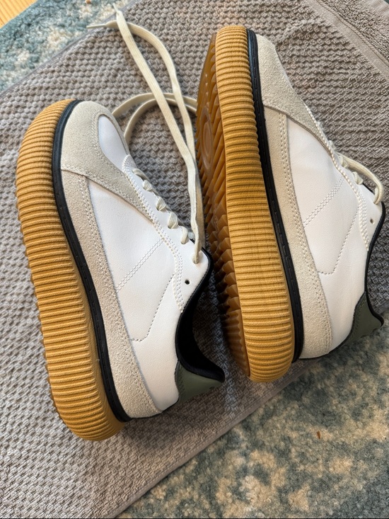 Onitsuka Tiger Women’s White, Tan, Black & Green Platform Sneaker. DELECITY main image 1